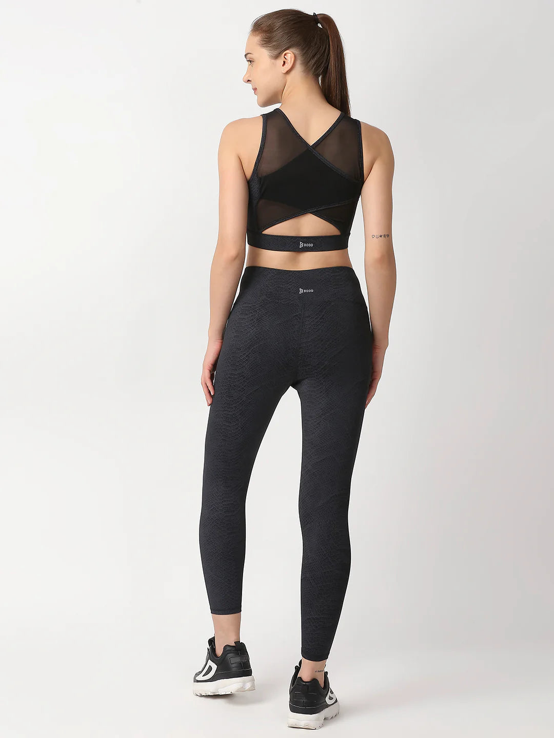 Saam Fashion Black Snake Skin Crop Top